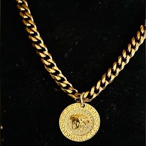 18kt Gold Plated Medusa Medallion Link Chain